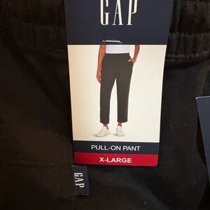 WOMAN’S GAP WOMAN’S Pull-On-Pants XL** Black NEW Elastic waist ankle pants